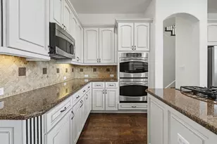 121 Burgess Ln, Austin, TX 78738 - Photo 6