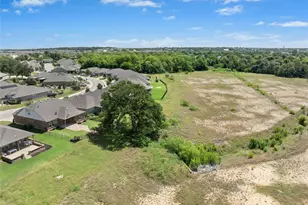 300 Hanging Star Ln, Georgetown, TX 78633 - Photo 32