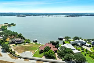 207 Wilderness Dr E, Marble Falls, TX 78654 - Photo 1