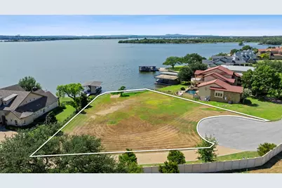 207 Wilderness Drive E, Marble Falls, TX 78654 - Photo 2