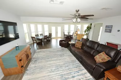 746 E Island Drive, Bluffton, TX 78607 - Photo 8