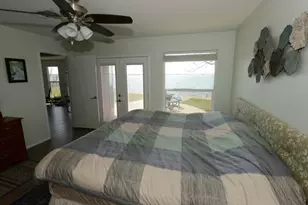 746 E Island Dr, Bluffton, TX 78607 - Photo 12