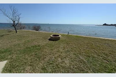 746 E Island Drive, Bluffton, TX 78607 - Photo 36