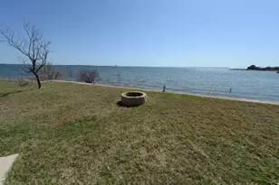 746 E Island Dr, Bluffton, TX 78607 - Photo 36