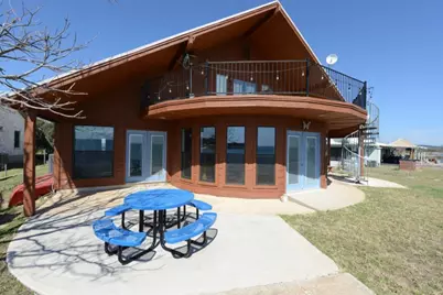 746 E Island Drive, Bluffton, TX 78607 - Photo 4