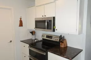 746 E Island Dr, Bluffton, TX 78607 - Photo 18