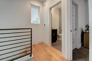 1300 Walnut Ave, Austin, TX 78702 - Photo 8