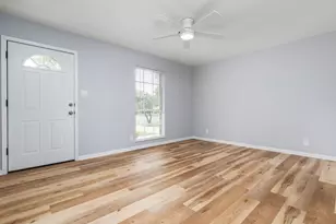 2008 Vallejo St, Austin, TX 78757 - Photo 16