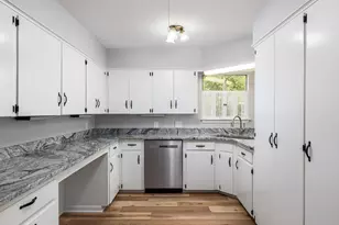 2008 Vallejo St, Austin, TX 78757 - Photo 12