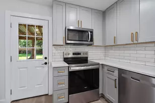 313 Charles St, Rockdale, TX 76567 - Photo 6
