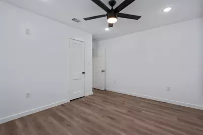 313 Charles Street, Rockdale, TX 76567 - Photo 14