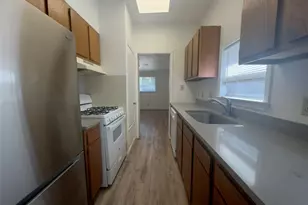309 S Guadalupe St, Lockhart, TX 78644 - Photo 8
