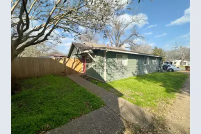 309 S Guadalupe Street #C, Lockhart, TX 78644 - Photo 2