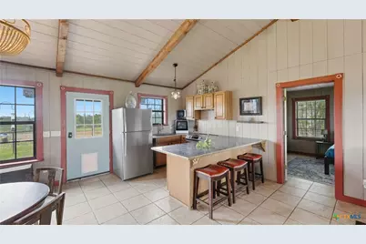 127 Offer, Llano, TX 78643 - Photo 4