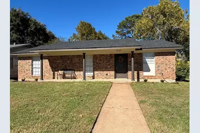 1009 Lawndale Avenue, Brenham, TX 77833 - Photo 1