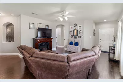 1015 Hondo Lane, Hutto, TX 78634 - Photo 4