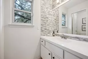 12935 Pegasus St, Austin, TX 78727 - Photo 32
