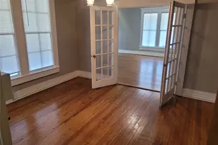 403 Fawcett St, Smithville, TX 78957 - Photo 6