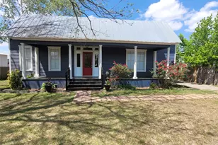403 Fawcett St, Smithville, TX 78957 - Photo 16