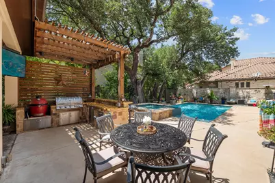 7 Sunview Road, The Hills, TX 78738 - Photo 2