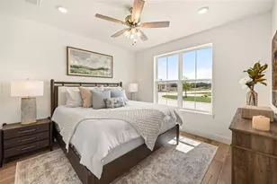 802 S Creek St, Fredericksburg, TX 78624 - Photo 10