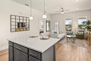 802 S Creek St, Fredericksburg, TX 78624 - Photo 8