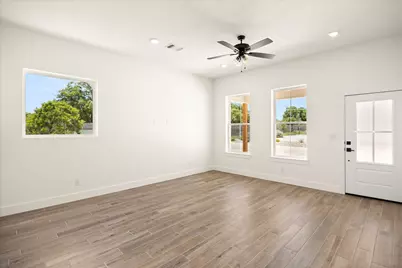 802 S Creek Street #100, Fredericksburg, TX 78624 - Photo 6