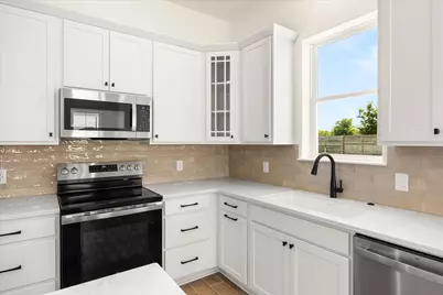 802 S Creek Street #100, Fredericksburg, TX 78624 - Photo 10