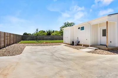 802 S Creek Street #100, Fredericksburg, TX 78624 - Photo 20