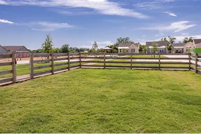 802 S Creek Street #100, Fredericksburg, TX 78624 - Photo 18