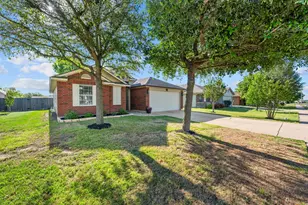 303 McCoy Ln, Hutto, TX 78634 - Photo 32