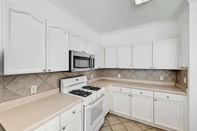 13401 Lamplight Village Avenue, Austin, TX 78727 - Photo 10