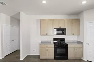 108 Summer Dr, Elgin, TX 78621 - Photo 22