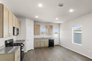 108 Summer Dr, Elgin, TX 78621 - Photo 24