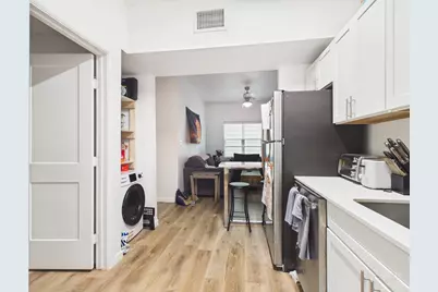 911 W 22nd Street #403, Austin, TX 78705 - Photo 2