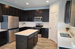 112 Batjac Aly, Jarrell, TX 76537 - Photo 2