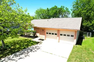 614 Great Britain Blvd, Austin, TX 78748 - Photo 2