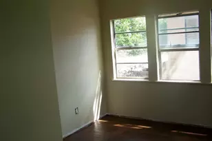 2305 Main St, Bastrop, TX 78602 - Photo 8