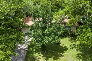 1102 Southwood Rd, Austin, TX 78704 - Photo 12