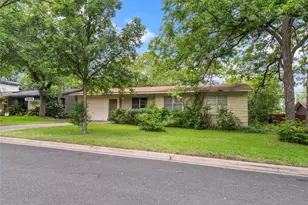 1102 Southwood Rd, Austin, TX 78704 - Photo 8