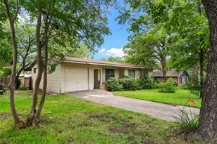 1102 Southwood Rd, Austin, TX 78704 - Photo 4