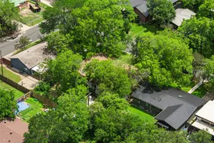 1102 Southwood Rd, Austin, TX 78704 - Photo 10