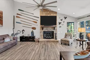 450 Pecan Creek Dr, Horseshoe Bay, TX 78657 - Photo 2