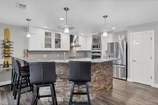 450 Pecan Creek Dr, Horseshoe Bay, TX 78657 - Photo 10