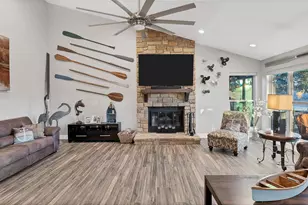 450 Pecan Creek Dr, Horseshoe Bay, TX 78657 - Photo 4