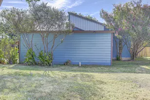 1807 Briar Hill Dr, Austin, TX 78741 - Photo 24