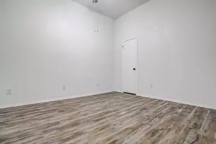 1807 Briar Hill Dr, Austin, TX 78741 - Photo 14
