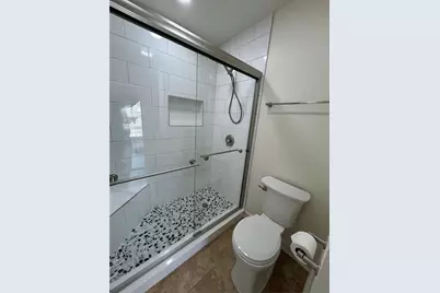 100 Bay Point Drive #7, Horseshoe Bay, TX 78657 - Photo 10