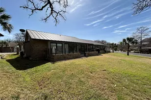 100 Bay Point Dr, Horseshoe Bay, TX 78657 - Photo 12