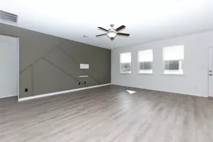 109 Stinchcomb Rd, Hutto, TX 78634 - Photo 4
